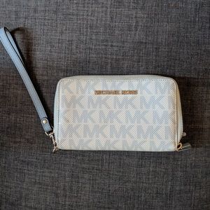 Michael Kors Wallet Wristlet